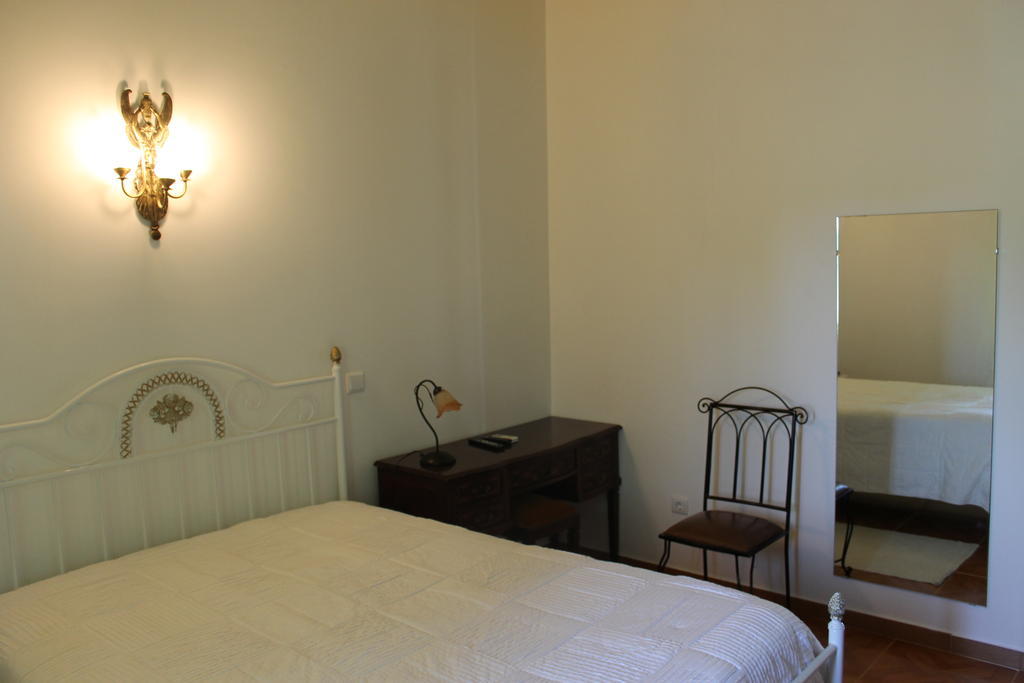 "O Viajante" Low Cost Hotel Estremoz Exteriér fotografie