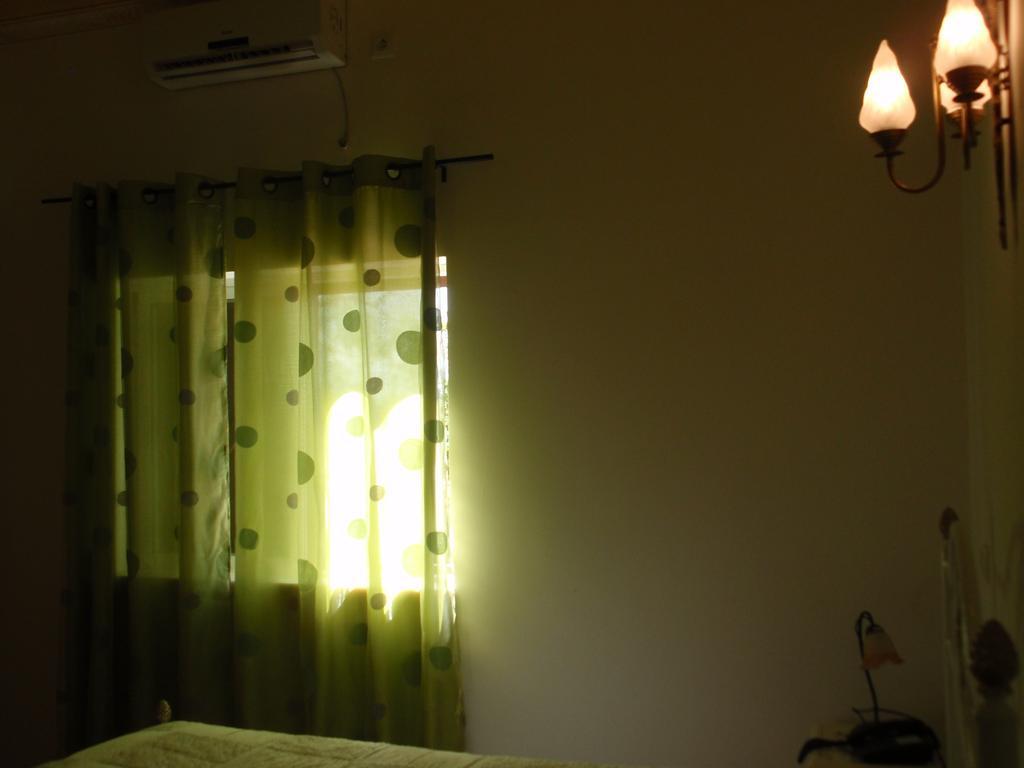 "O Viajante" Low Cost Hotel Estremoz Pokoj fotografie