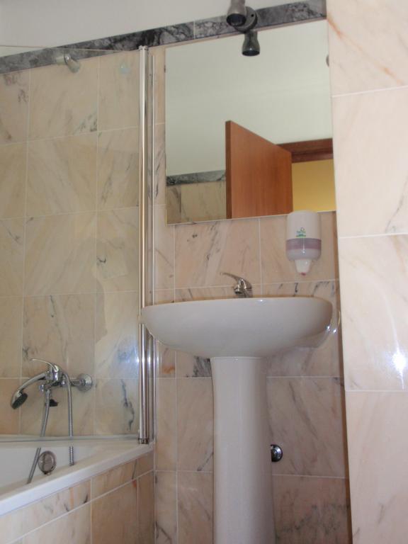 "O Viajante" Low Cost Hotel Estremoz Pokoj fotografie