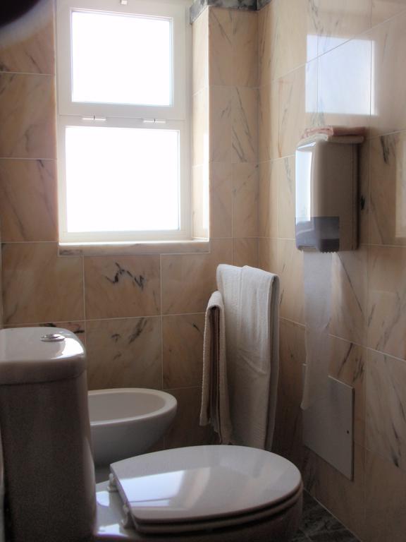 "O Viajante" Low Cost Hotel Estremoz Pokoj fotografie