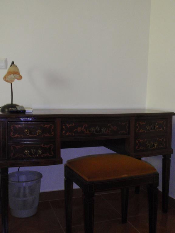 "O Viajante" Low Cost Hotel Estremoz Pokoj fotografie